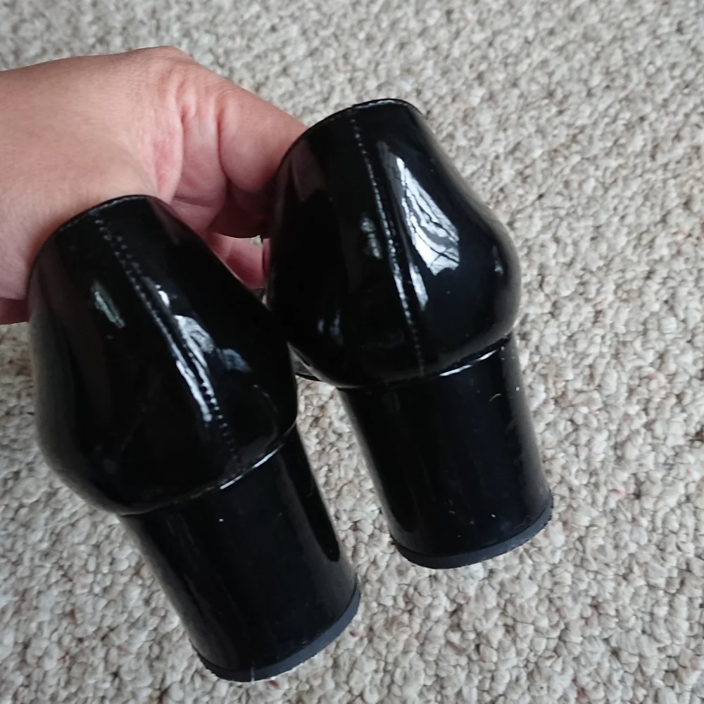 kate spade new york Dana Glitter Broach Black Patent Leather Pumps SIZE 6.5
